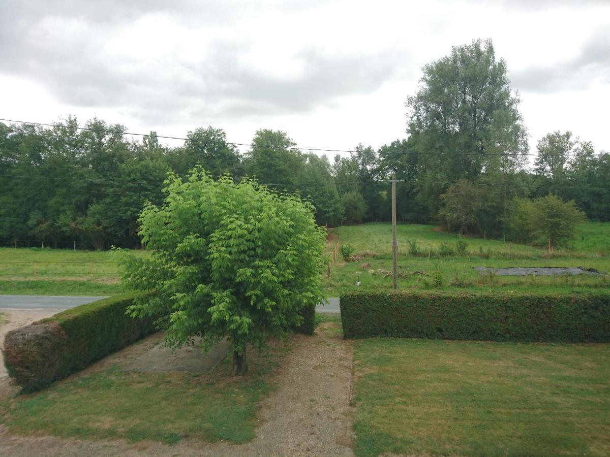 Location Meublee Au Milieu D'Un Ecrin De Verdure Aux Vieux Fours Noaillac Eksteriør bilde